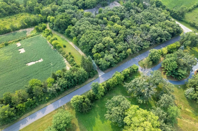 916 Town Line, LEAF RIVER, Illinois 61047, 4 Bedrooms Bedrooms, ,3 BathroomsBathrooms,House,For Sale,Town Line,202604828