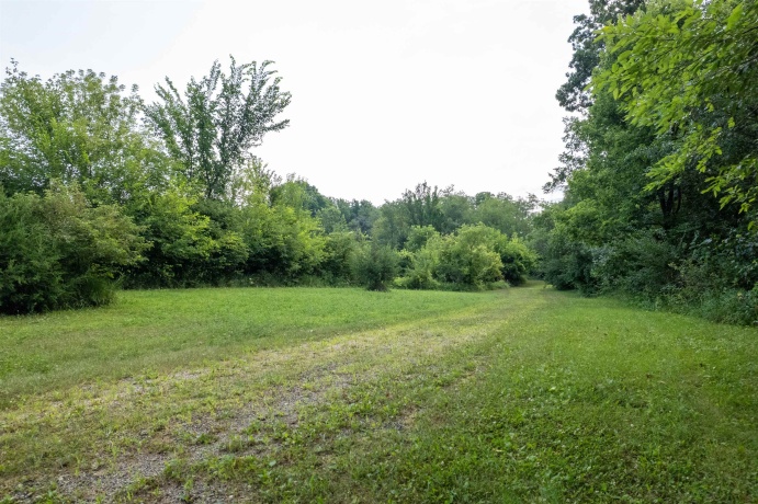 916 Town Line, LEAF RIVER, Illinois 61047, 4 Bedrooms Bedrooms, ,3 BathroomsBathrooms,House,For Sale,Town Line,202604828