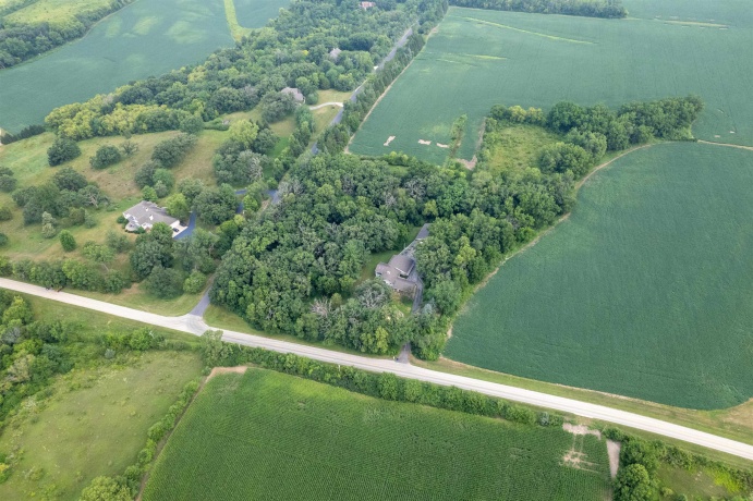 916 Town Line, LEAF RIVER, Illinois 61047, 4 Bedrooms Bedrooms, ,3 BathroomsBathrooms,House,For Sale,Town Line,202604828
