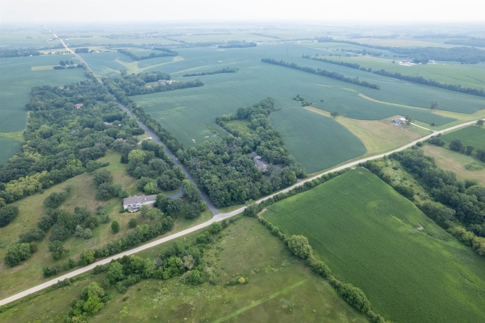 916 Town Line, LEAF RIVER, Illinois 61047, 4 Bedrooms Bedrooms, ,3 BathroomsBathrooms,House,For Sale,Town Line,202604828