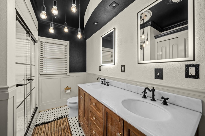 708 Seminary, ROCKFORD, Illinois 61104, 6 Bedrooms Bedrooms, ,3 BathroomsBathrooms,House,For Sale,Seminary,202604829