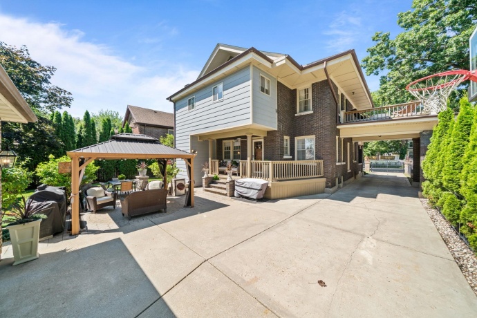 708 Seminary, ROCKFORD, Illinois 61104, 6 Bedrooms Bedrooms, ,3 BathroomsBathrooms,House,For Sale,Seminary,202604829