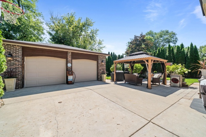 708 Seminary, ROCKFORD, Illinois 61104, 6 Bedrooms Bedrooms, ,3 BathroomsBathrooms,House,For Sale,Seminary,202604829