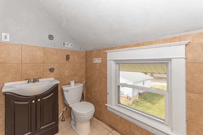 1207 Montague, ROCKFORD, Illinois 61102, 3 Bedrooms Bedrooms, ,1 BathroomBathrooms,House,For Sale,Montague,202604832