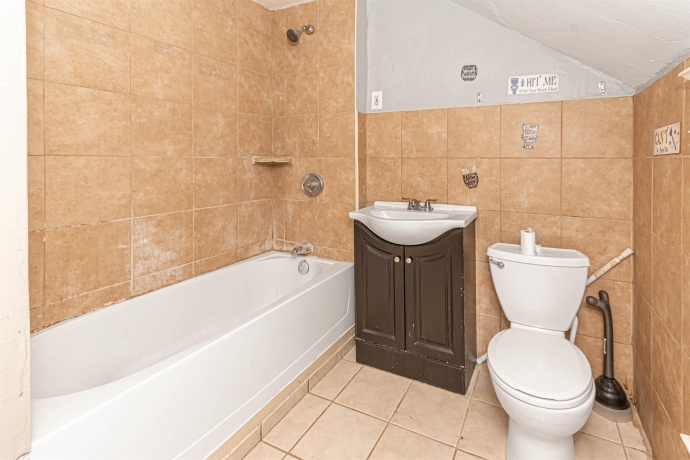 1207 Montague, ROCKFORD, Illinois 61102, 3 Bedrooms Bedrooms, ,1 BathroomBathrooms,House,For Sale,Montague,202604832