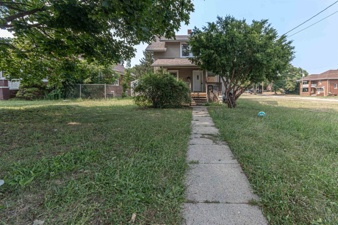 1207 Montague, ROCKFORD, Illinois 61102, 3 Bedrooms Bedrooms, ,1 BathroomBathrooms,House,For Sale,Montague,202604832