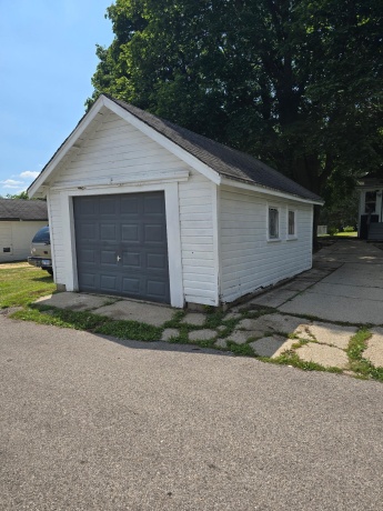 317 Hinkley, ROCKFORD, Illinois 61101, 2 Bedrooms Bedrooms, ,1 BathroomBathrooms,House,For Sale,Hinkley,202604830
