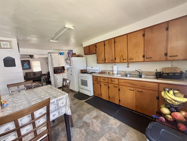 524 Harrison, BELVIDERE, Illinois 61008, ,3 - 4 Units,For Sale,Harrison,202604833