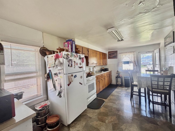 524 Harrison, BELVIDERE, Illinois 61008, ,3 - 4 Units,For Sale,Harrison,202604833