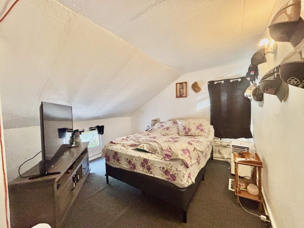524 Harrison, BELVIDERE, Illinois 61008, ,3 - 4 Units,For Sale,Harrison,202604833