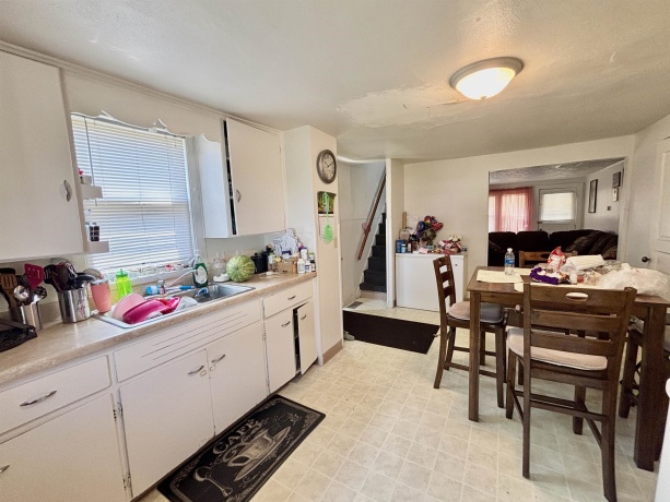 524 Harrison, BELVIDERE, Illinois 61008, ,3 - 4 Units,For Sale,Harrison,202604833