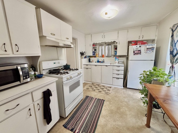 524 Harrison, BELVIDERE, Illinois 61008, ,3 - 4 Units,For Sale,Harrison,202604833