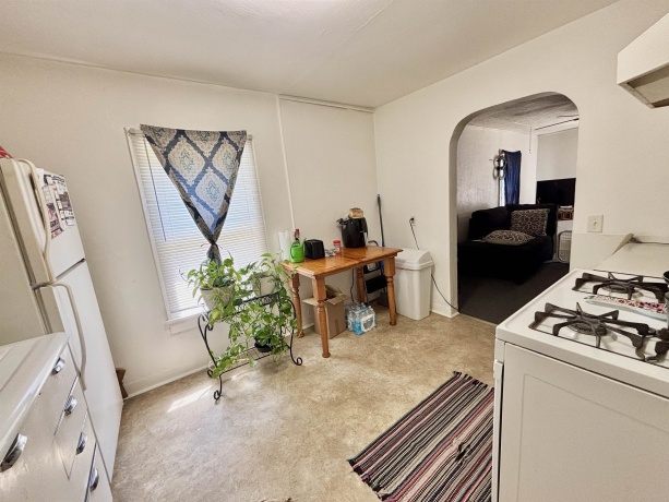 524 Harrison, BELVIDERE, Illinois 61008, ,3 - 4 Units,For Sale,Harrison,202604833