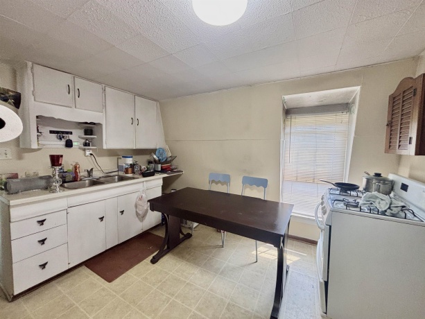 524 Harrison, BELVIDERE, Illinois 61008, ,3 - 4 Units,For Sale,Harrison,202604833