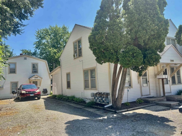 524 Harrison, BELVIDERE, Illinois 61008, ,3 - 4 Units,For Sale,Harrison,202604833