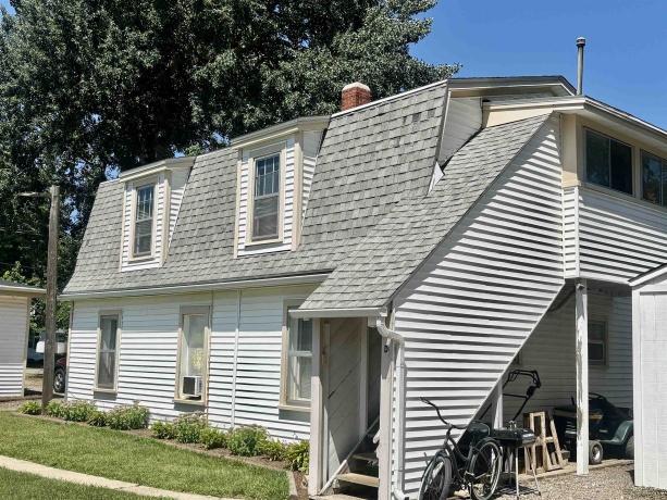 524 Harrison, BELVIDERE, Illinois 61008, ,3 - 4 Units,For Sale,Harrison,202604833