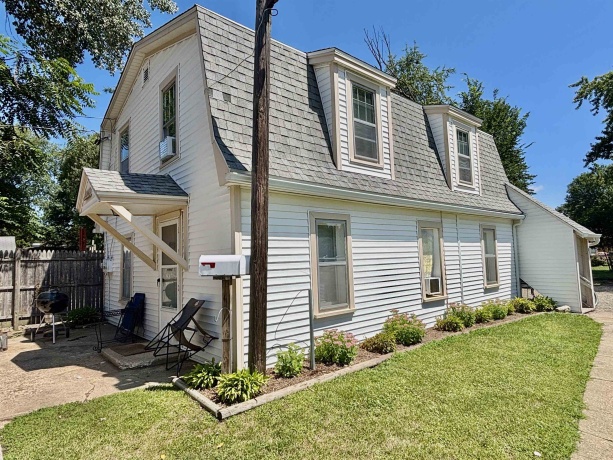 524 Harrison, BELVIDERE, Illinois 61008, ,3 - 4 Units,For Sale,Harrison,202604833