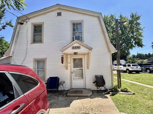 524 Harrison, BELVIDERE, Illinois 61008, ,3 - 4 Units,For Sale,Harrison,202604833