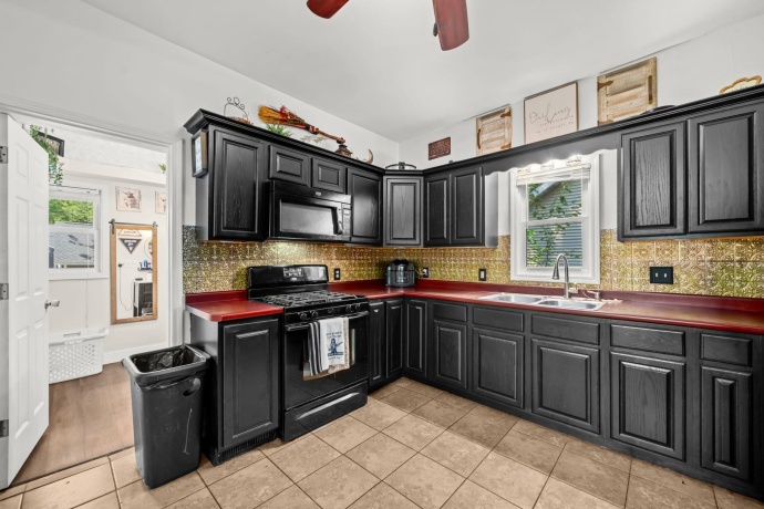 300 4TH, OREGON, Illinois 61061, 3 Bedrooms Bedrooms, ,1 BathroomBathrooms,House,For Sale,4TH,202604838