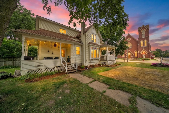 300 4TH, OREGON, Illinois 61061, 3 Bedrooms Bedrooms, ,1 BathroomBathrooms,House,For Sale,4TH,202604838