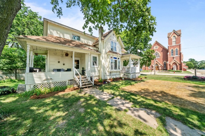 300 4TH, OREGON, Illinois 61061, 3 Bedrooms Bedrooms, ,1 BathroomBathrooms,House,For Sale,4TH,202604838
