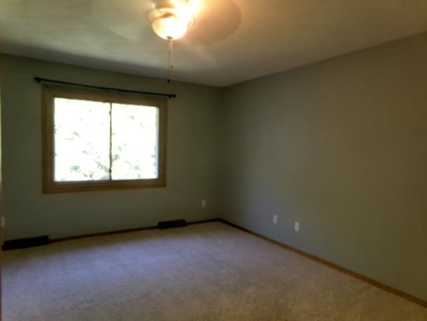 2080 Cherokee Ct., FREEPORT, Illinois 61032, 2 Bedrooms Bedrooms, ,3 BathroomsBathrooms,Condominium,For Sale,Cherokee Ct.,202604837