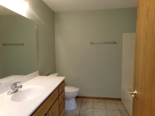 2080 Cherokee Ct., FREEPORT, Illinois 61032, 2 Bedrooms Bedrooms, ,3 BathroomsBathrooms,Condominium,For Sale,Cherokee Ct.,202604837