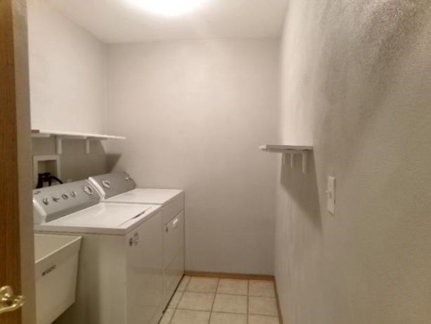 2080 Cherokee Ct., FREEPORT, Illinois 61032, 2 Bedrooms Bedrooms, ,3 BathroomsBathrooms,Condominium,For Sale,Cherokee Ct.,202604837