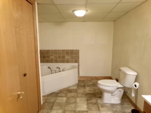 2080 Cherokee Ct., FREEPORT, Illinois 61032, 2 Bedrooms Bedrooms, ,3 BathroomsBathrooms,Condominium,For Sale,Cherokee Ct.,202604837