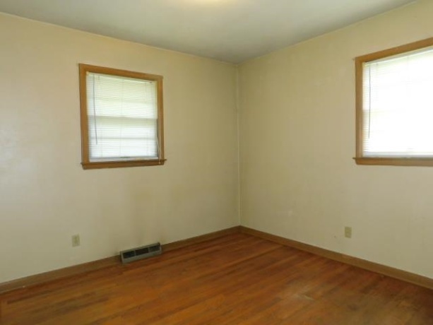 507 Fairview, ROCKFORD, Illinois 61107, 3 Bedrooms Bedrooms, ,1 BathroomBathrooms,House,For Sale,Fairview,202603963