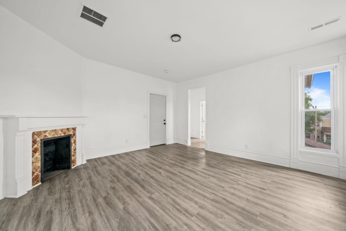 712 Court, ROCKFORD, Illinois 61103, ,3 - 4 Units,For Sale,Court,202604840