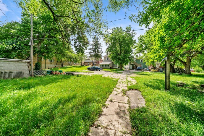 712 Court, ROCKFORD, Illinois 61103, ,3 - 4 Units,For Sale,Court,202604840