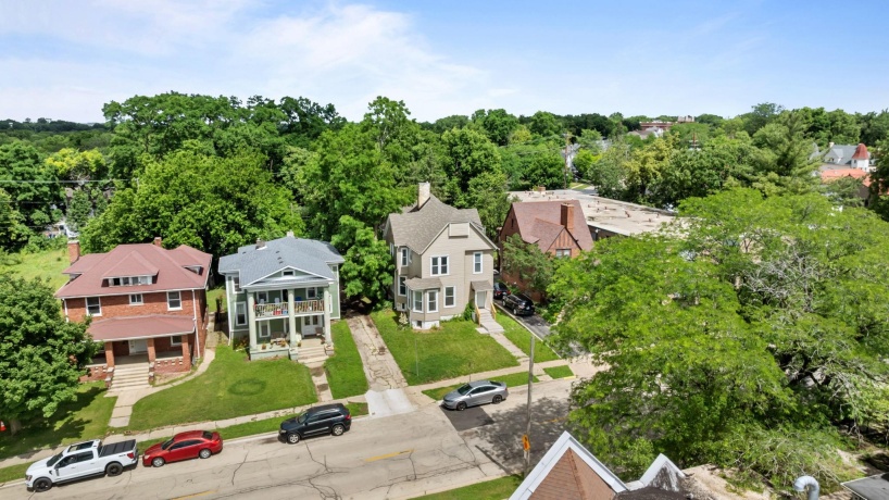 712 Court, ROCKFORD, Illinois 61103, ,3 - 4 Units,For Sale,Court,202604840