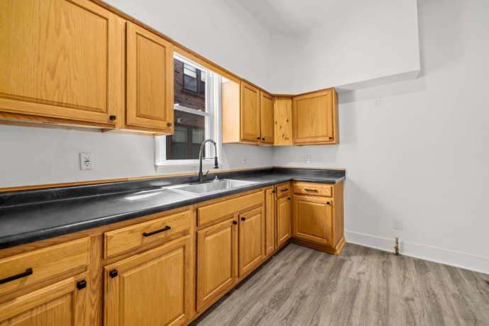 712 Court, ROCKFORD, Illinois 61103, ,3 - 4 Units,For Sale,Court,202604840