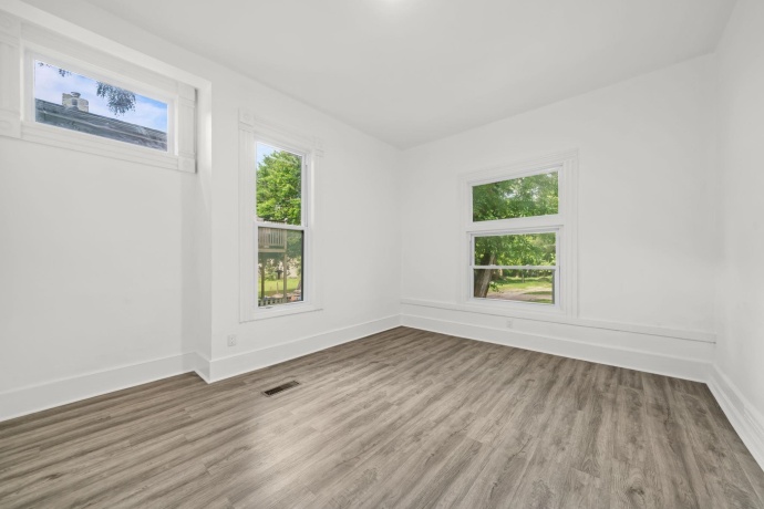 712 Court, ROCKFORD, Illinois 61103, ,3 - 4 Units,For Sale,Court,202604840