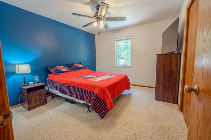 2206 Farmdale, FREEPORT, Illinois 61032, 4 Bedrooms Bedrooms, ,2 BathroomsBathrooms,House,For Sale,Farmdale,202604850