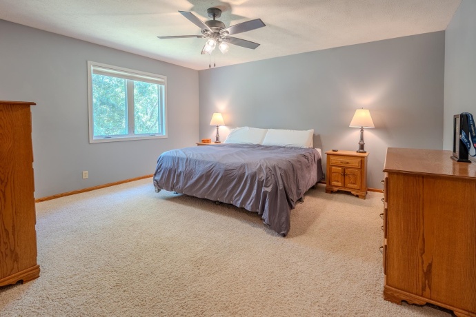 2206 Farmdale, FREEPORT, Illinois 61032, 4 Bedrooms Bedrooms, ,2 BathroomsBathrooms,House,For Sale,Farmdale,202604850