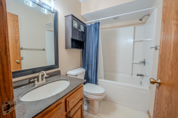 2206 Farmdale, FREEPORT, Illinois 61032, 4 Bedrooms Bedrooms, ,2 BathroomsBathrooms,House,For Sale,Farmdale,202604850