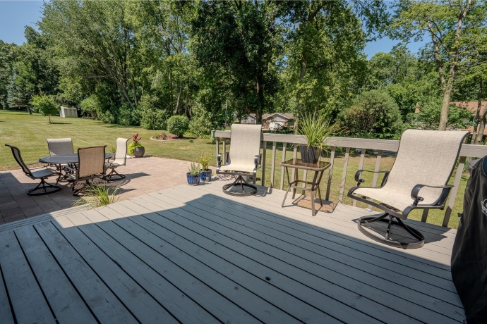 2206 Farmdale, FREEPORT, Illinois 61032, 4 Bedrooms Bedrooms, ,2 BathroomsBathrooms,House,For Sale,Farmdale,202604850