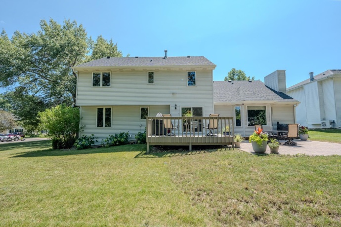 2206 Farmdale, FREEPORT, Illinois 61032, 4 Bedrooms Bedrooms, ,2 BathroomsBathrooms,House,For Sale,Farmdale,202604850