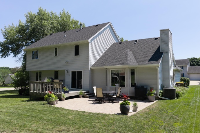 2206 Farmdale, FREEPORT, Illinois 61032, 4 Bedrooms Bedrooms, ,2 BathroomsBathrooms,House,For Sale,Farmdale,202604850