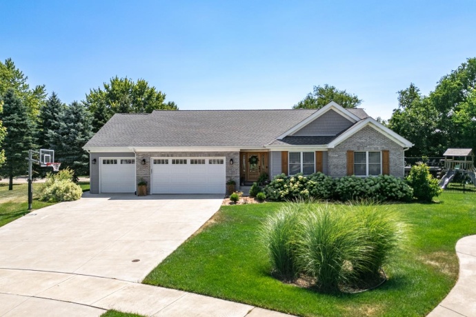 7509 Cherry Hill, CHERRY VALLEY, Illinois 61016, 4 Bedrooms Bedrooms, ,3 BathroomsBathrooms,House,For Sale,Cherry Hill,202604851