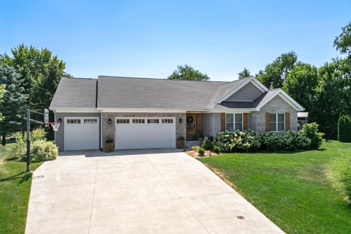 7509 Cherry Hill, CHERRY VALLEY, Illinois 61016, 4 Bedrooms Bedrooms, ,3 BathroomsBathrooms,House,For Sale,Cherry Hill,202604851