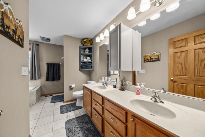 152 Century Hill, OREGON, Illinois 61061, 5 Bedrooms Bedrooms, ,3 BathroomsBathrooms,House,For Sale,Century Hill,202604857