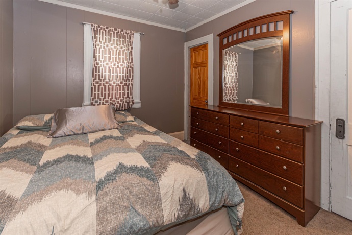 1915 9th, ROCKFORD, Illinois 61104, 3 Bedrooms Bedrooms, ,1 BathroomBathrooms,House,For Sale,9th,202604243