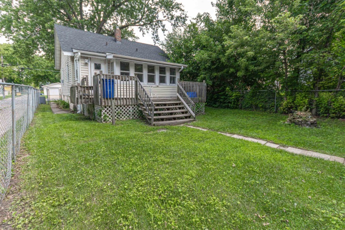 1915 9th, ROCKFORD, Illinois 61104, 3 Bedrooms Bedrooms, ,1 BathroomBathrooms,House,For Sale,9th,202604243