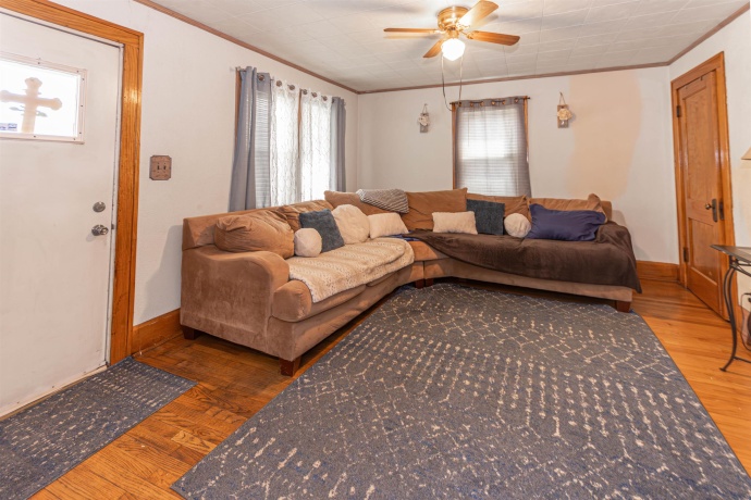 1915 9th, ROCKFORD, Illinois 61104, 3 Bedrooms Bedrooms, ,1 BathroomBathrooms,House,For Sale,9th,202604243