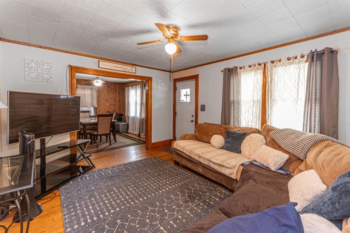 1915 9th, ROCKFORD, Illinois 61104, 3 Bedrooms Bedrooms, ,1 BathroomBathrooms,House,For Sale,9th,202604243