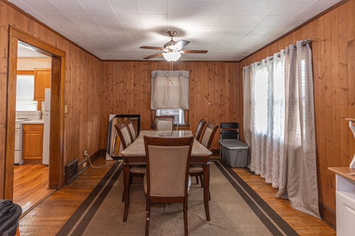 1915 9th, ROCKFORD, Illinois 61104, 3 Bedrooms Bedrooms, ,1 BathroomBathrooms,House,For Sale,9th,202604243