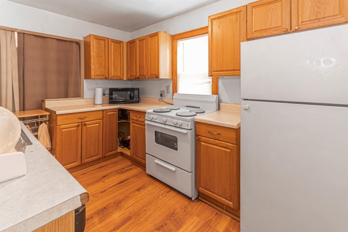 1915 9th, ROCKFORD, Illinois 61104, 3 Bedrooms Bedrooms, ,1 BathroomBathrooms,House,For Sale,9th,202604243